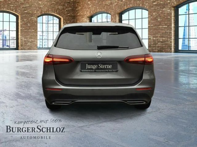 Mercedes-Benz B 180 SpurW W-Paket PDC SHZ SpurH LED el.Heck