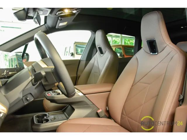 BMW iX 40 SkyLounge Massage HK HUD Soft Laser 360