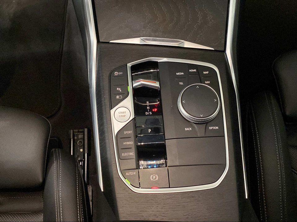 BMW 330 330e Touring