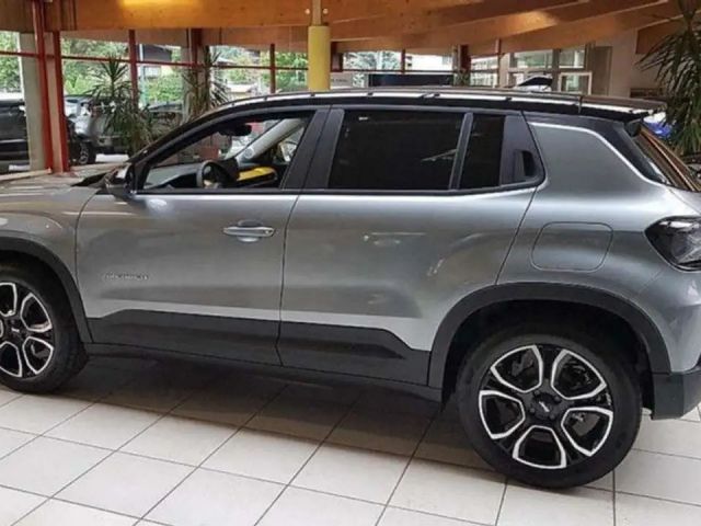 Jeep Avenger Full-Electric Summit