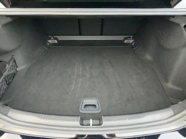 Mercedes-Benz C 200 C 200 d Sedan