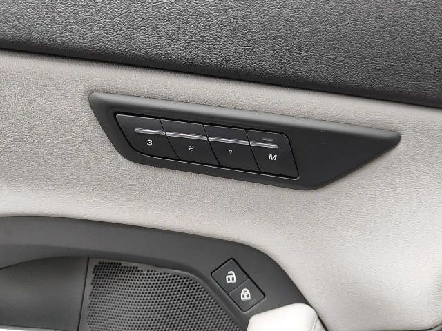 Jaguar E-Pace AWD P300e R-Dynamic SE