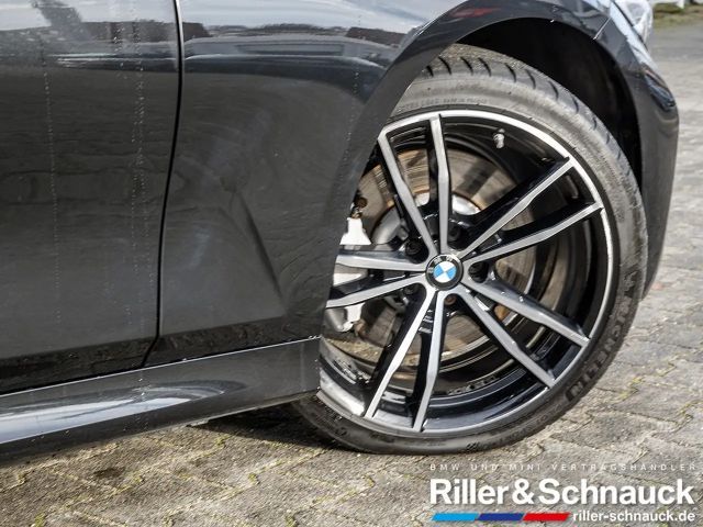 BMW 330 330d M-Sport Sedan