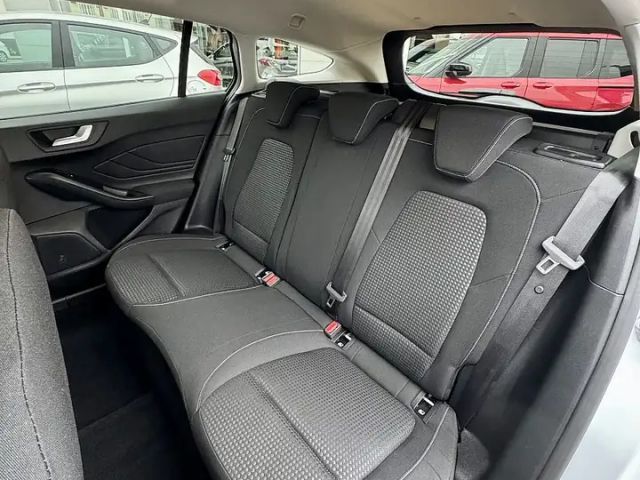 Ford Focus Cool & Connect