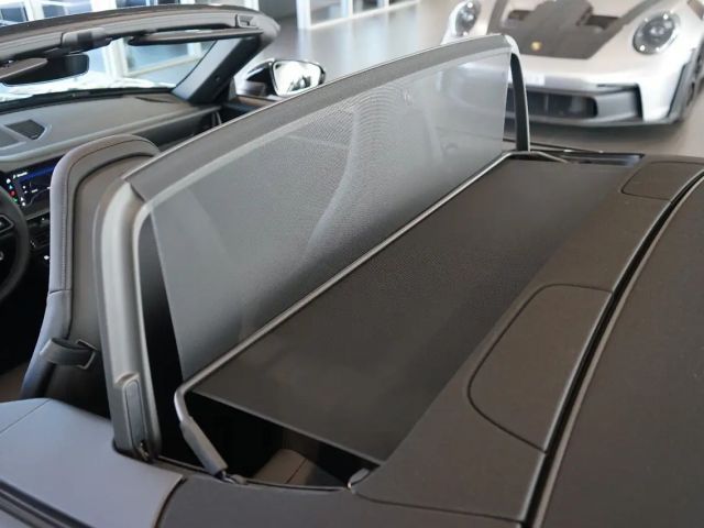 Porsche 992 Cabrio Carrera