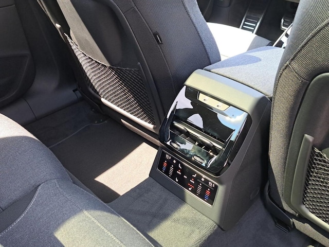 Audi A6 Avant Quattro S-Tronic