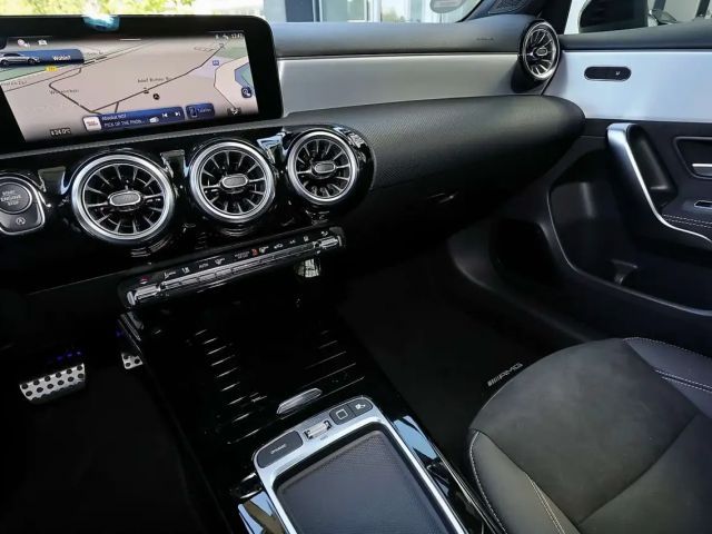 Mercedes-Benz A 200 AMG Line