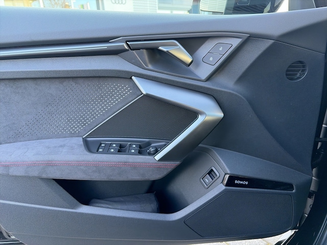 Audi RS3 Quattro S-Tronic Sedan