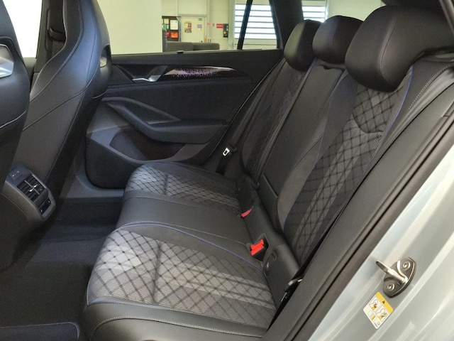 Volkswagen Passat DSG R-Line