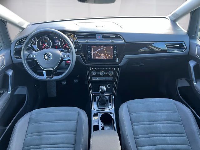 Volkswagen Touran 1.5 TSI R-Line Style