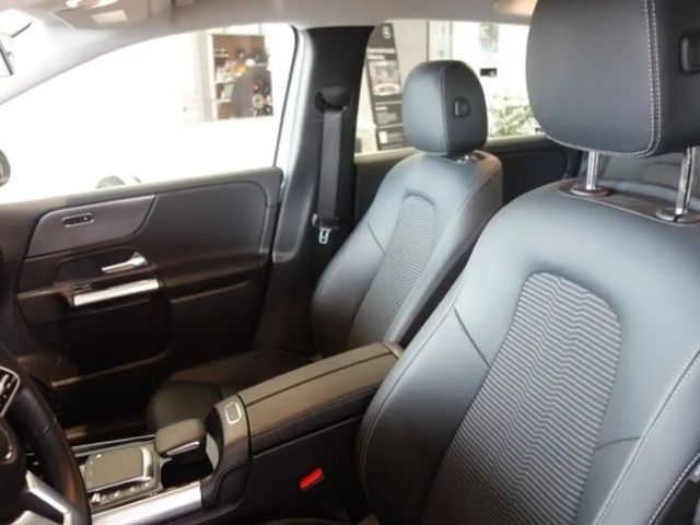 Mercedes-Benz B 180 Progressive