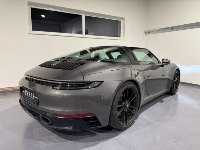 Porsche 911 4 Cabrio GTS Targa