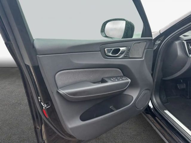 Volvo XC60 AWD Dark Plus