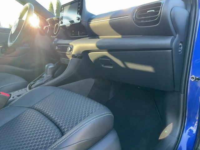 Toyota Yaris Hatchback Style