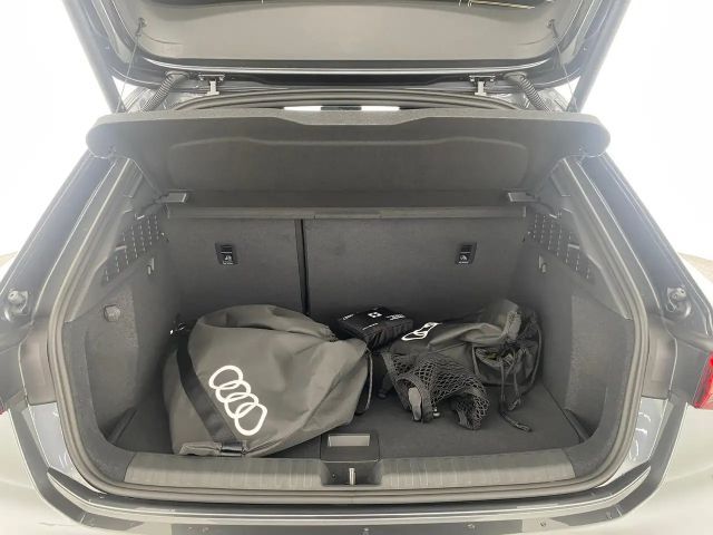 Audi A3 45 TFSI Hybride S-Line Sedan