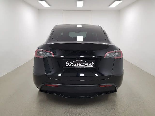 Tesla Model Y AWD