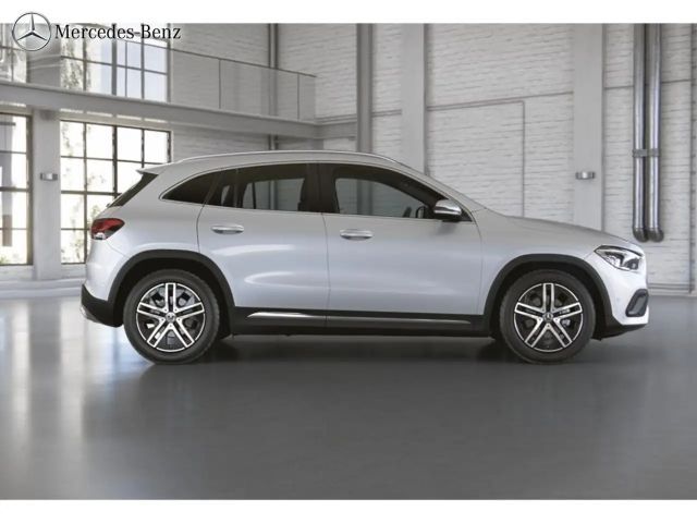 Mercedes-Benz GLA 180 Progressive