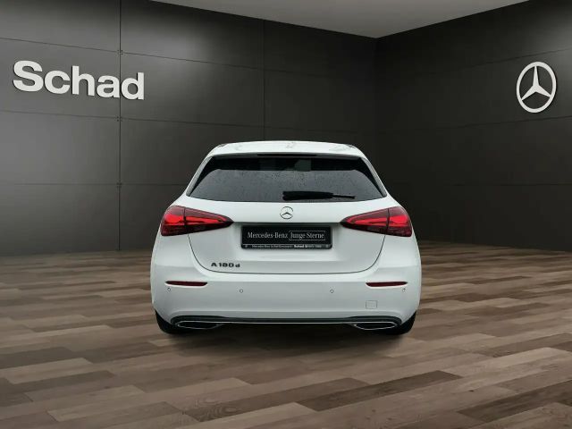 Mercedes-Benz A 180 A 180 d