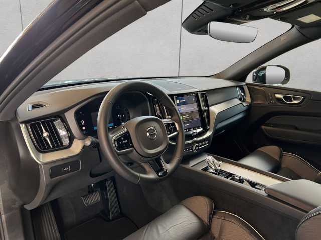 Volvo XC60 Dark Plus