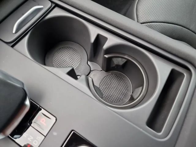 Land Rover Discovery D250 Dynamic HSE