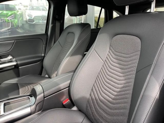 Mercedes-Benz EQA 300 4MATIC