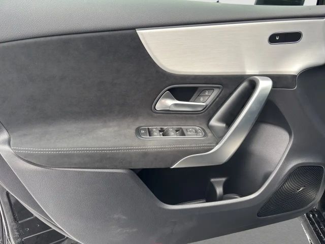 Mercedes-Benz A 180 Hatchback