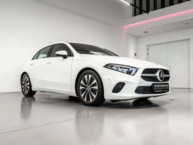 Mercedes-Benz A 180 A 180 d Style