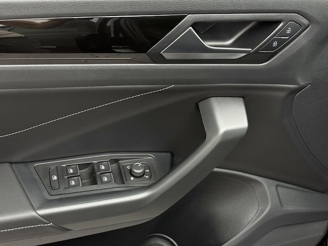 Volkswagen T-Roc 1.5 TSI DSG R-Line