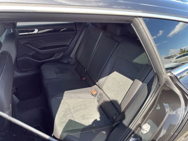 Volkswagen Arteon 2.0 TSI DSG R-Line