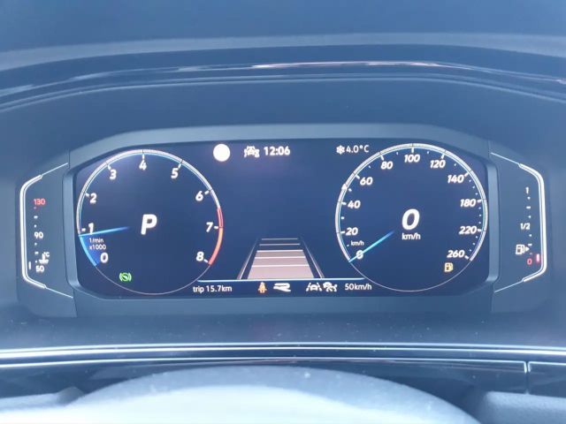 Volkswagen T-Roc 1.5 eTSI DSG R-Line