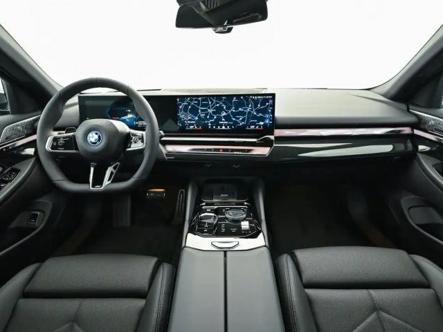 BMW i5 xDrive40