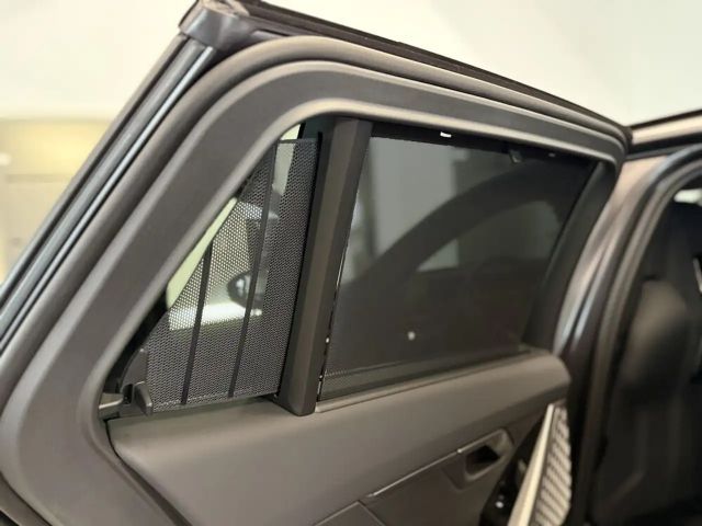 BMW M5 M5*GLASDACH*360°*HUD*MEMORY*B&W*AHK*GARANTIE*VOLL*