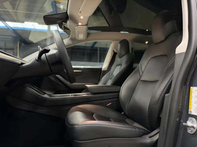 Tesla Model Y AWD Long Range