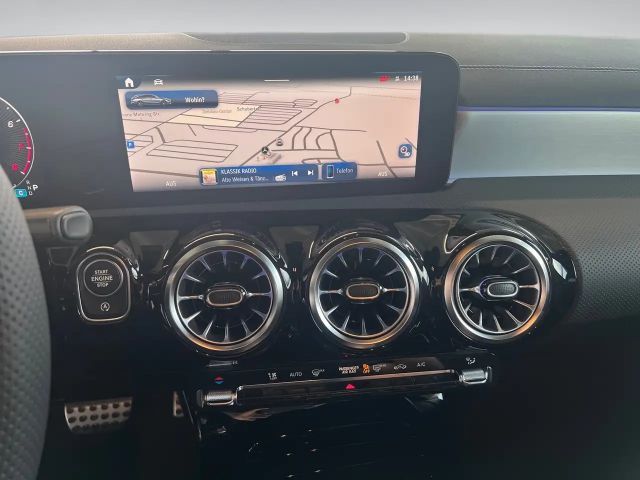 Mercedes-Benz CLA 200 AMG Line Shooting Brake