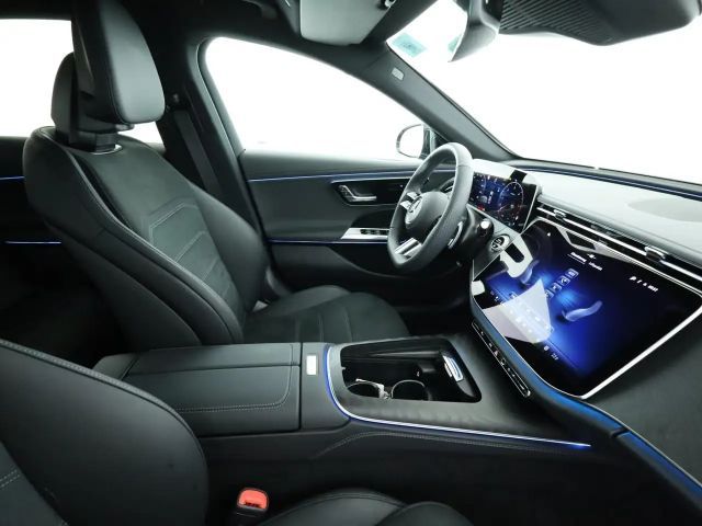 Mercedes-Benz E 220 AMG Line E 220 d Sedan