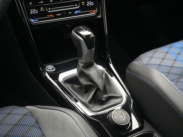 Volkswagen T-Roc T-Roc R  MATRIX AKRAPOVIC ACC DCC NAVI KAM SHZ