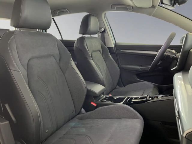 Volkswagen Golf 1.5 eTSI DSG Golf VIII Style