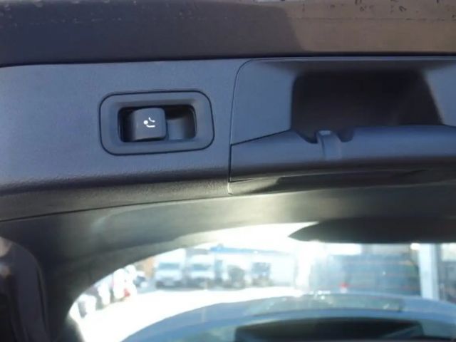 Mercedes-Benz B 220 4MATIC AMG Line