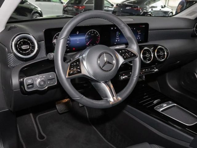 Mercedes-Benz A 180 Hatchback