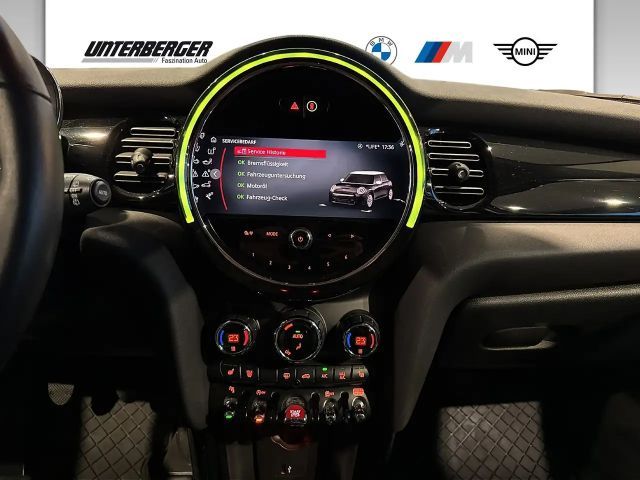 MINI Cooper F55 DAB LED RFK Navi Komfortzg. ACC Shz