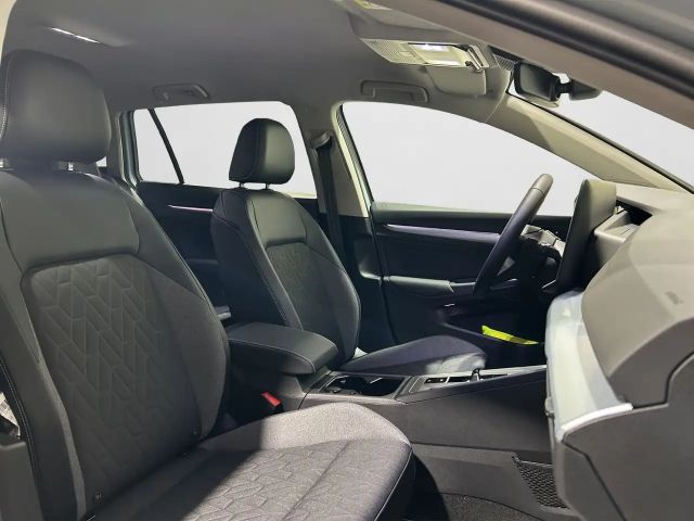 Volkswagen Golf Life Variant