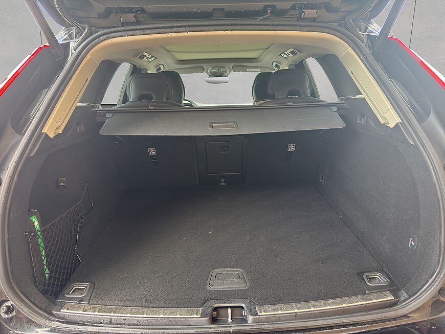 Volvo XC60 Dark Plus