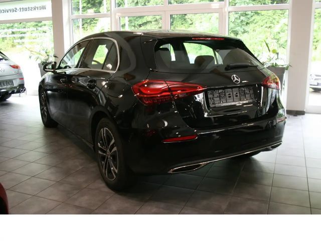 Mercedes-Benz A 180 A 180 d