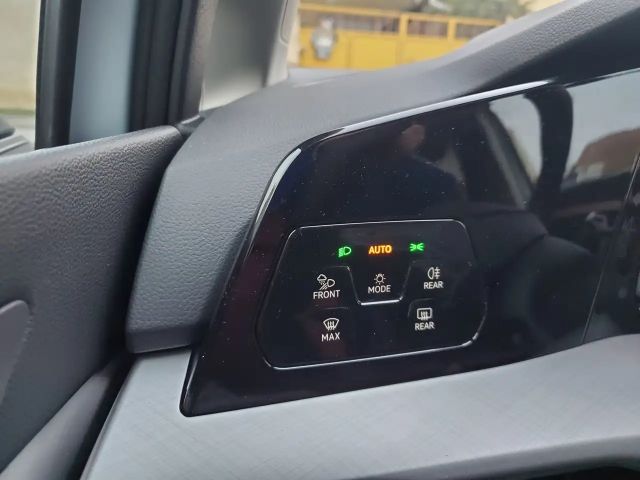 Volkswagen Golf 1.5 TSI Plus