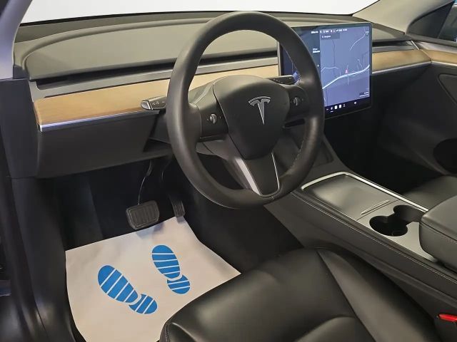 Tesla Model Y AWD