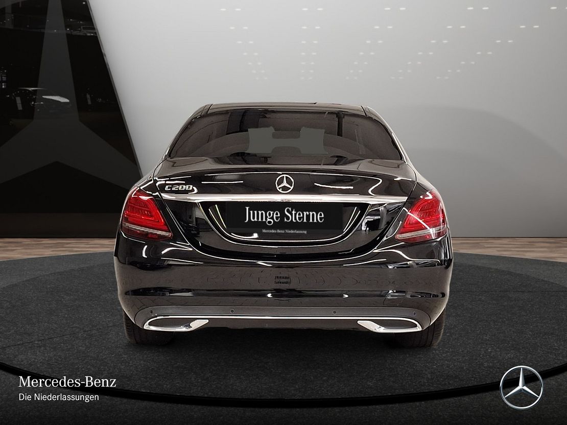Mercedes-Benz C 200 Sedan