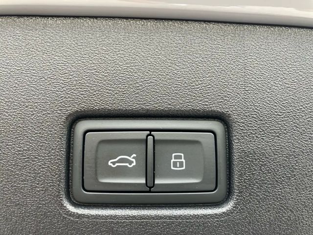 Audi Q4 e-tron Business