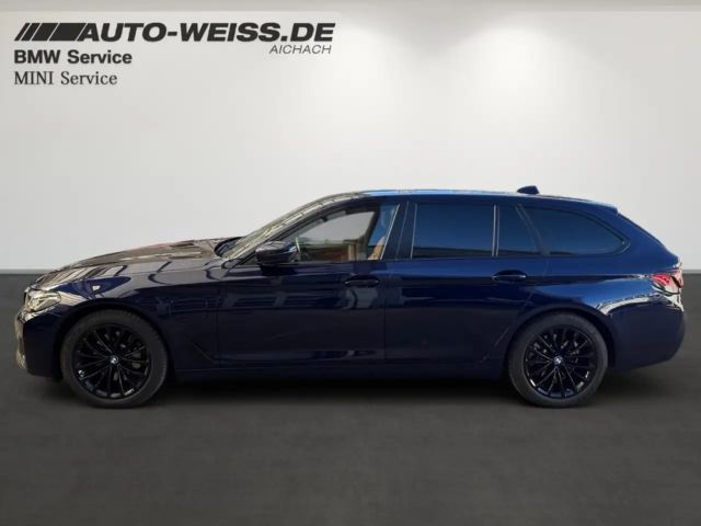 BMW 530 xe LASER+LEDER+HUD+ACC+PANO+DAB+BT+MFL+AHK+
