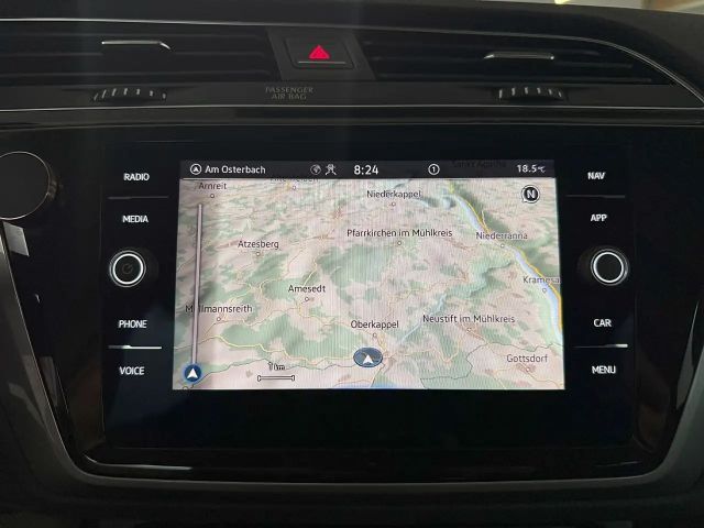 Volkswagen Touran 2,0 TDI *NAVI*ACC*AHK*PANO*PDC vo/hi*Elektr. He...