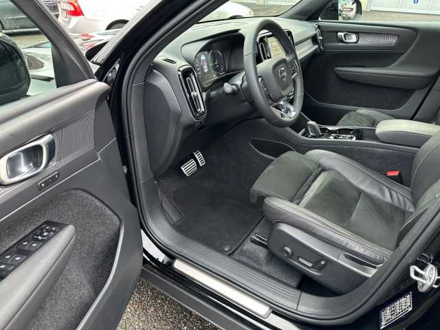 Volvo XC40 R-Design Recharge T5